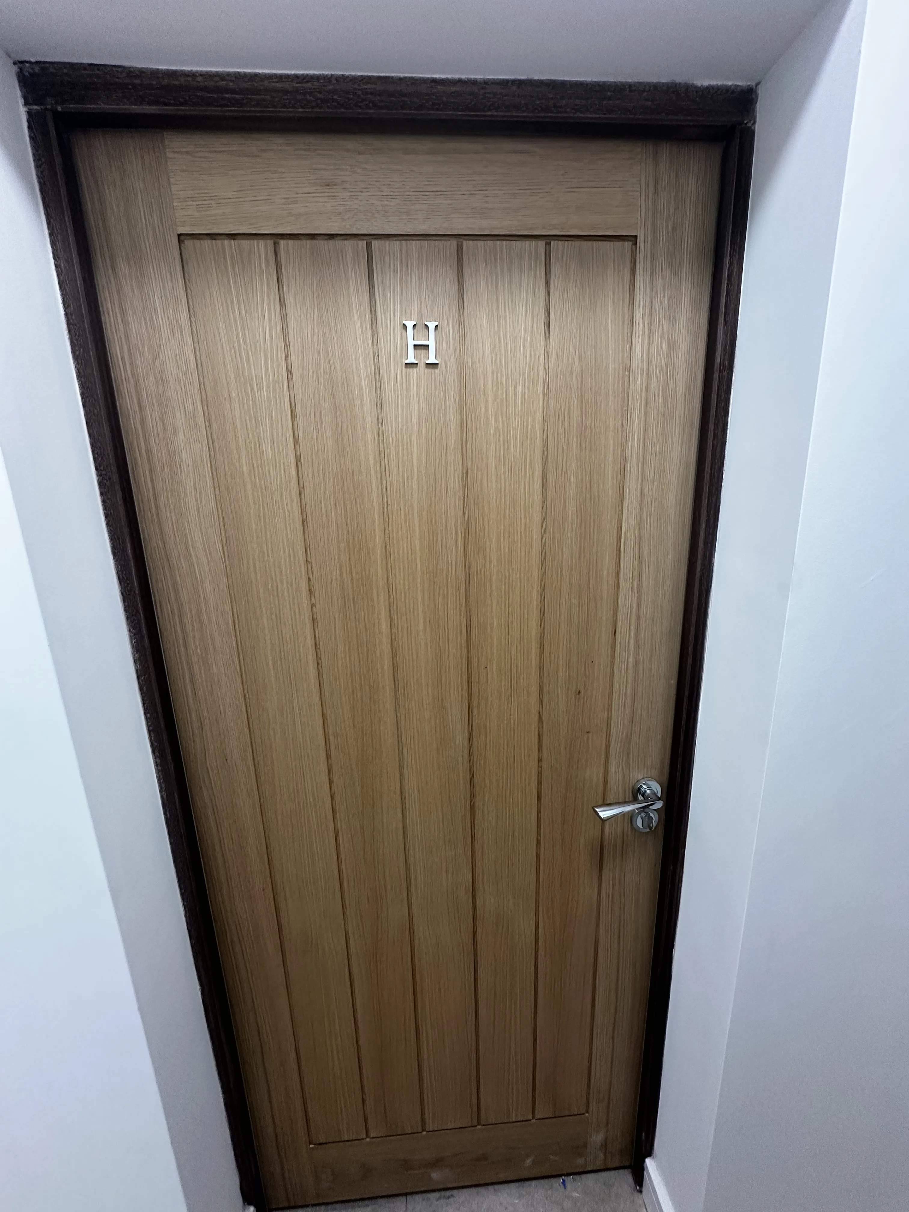 Fitted door after frame alignment
